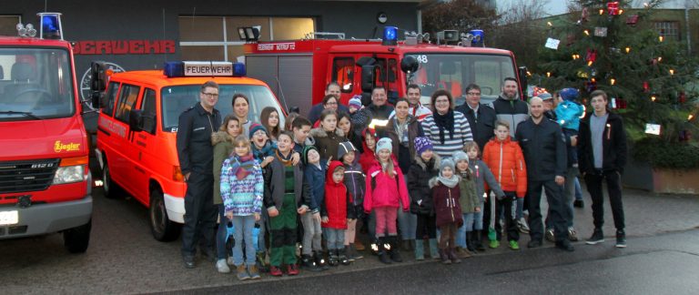 Mehr über den Artikel erfahren Großer Andrang bei der Weihnachtsbäckerei für Kinder in Holzfeld
